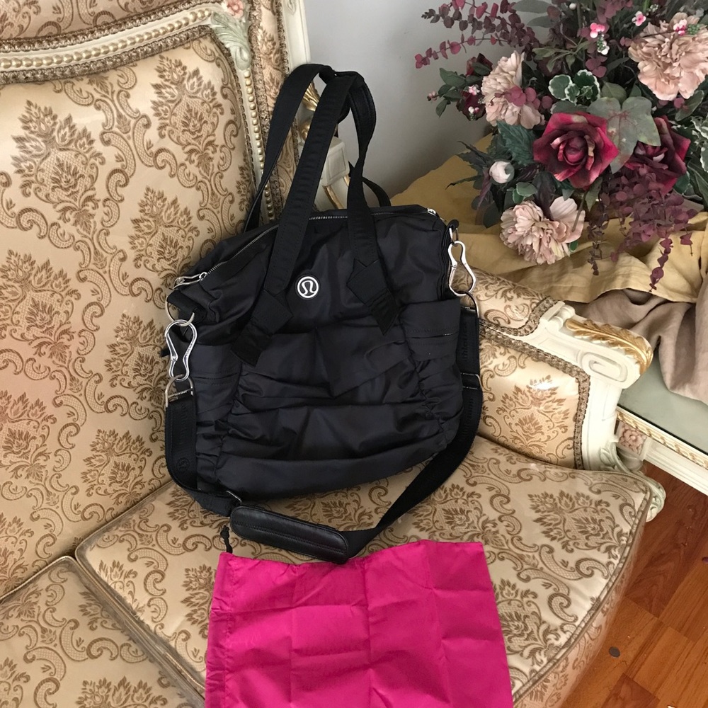 Lululemon bag